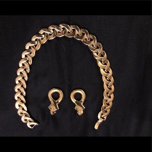 Gold chain necklace & earrings